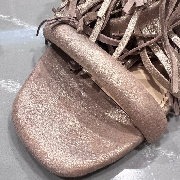 Gold Metallic Fringly-By Steve Madden - Picture 4 of 6